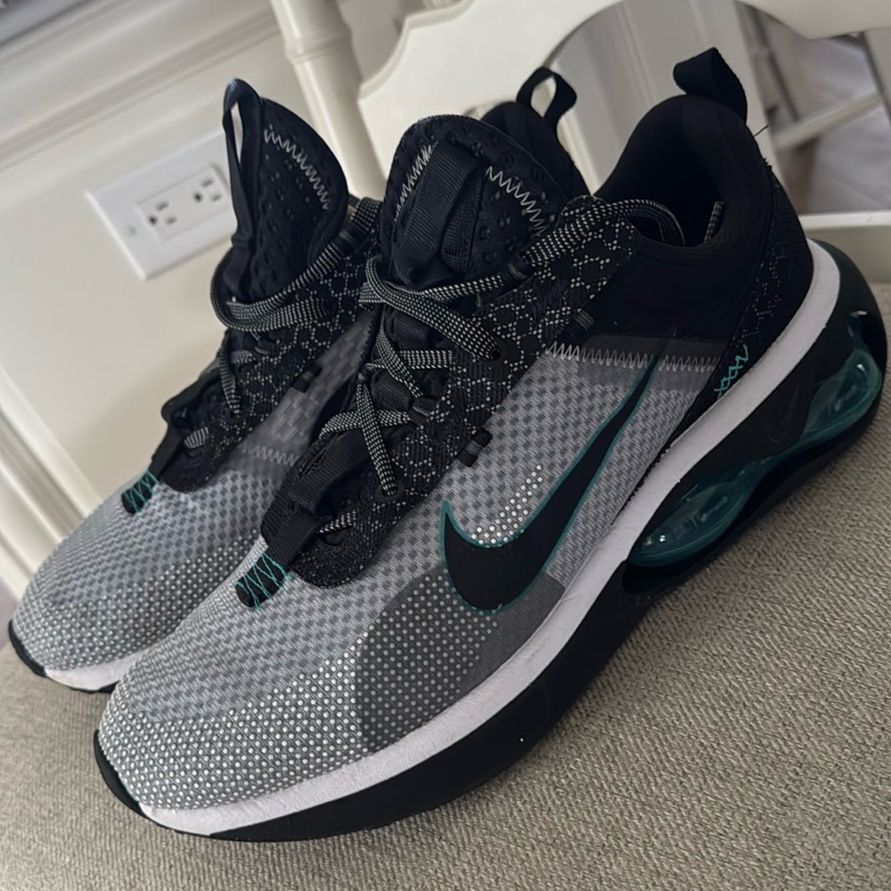 Men’s Nike air max size 13